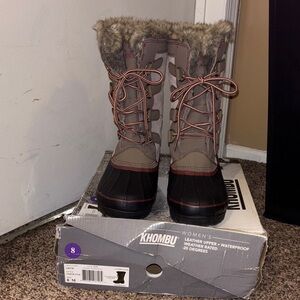 Khombu Women's Tan and Black Winter Boots